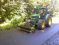 Grünanlagenpflege - Säuberung von Zufahrtswegen